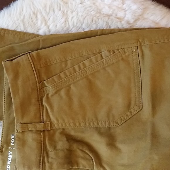VGUC Old Navy pixie ankle length mustard skinny pant. Size 0. Length 26 … - Picture 8 of 9